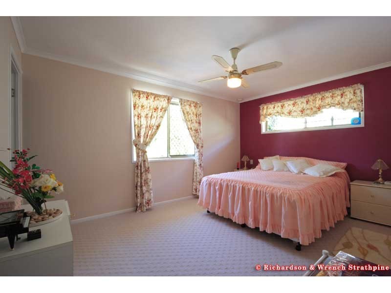 15 Pandanus Court, Kallangur QLD 4503