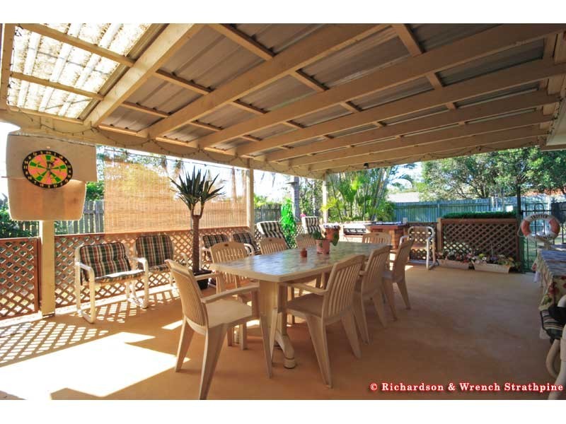 15 Pandanus Court, Kallangur QLD 4503