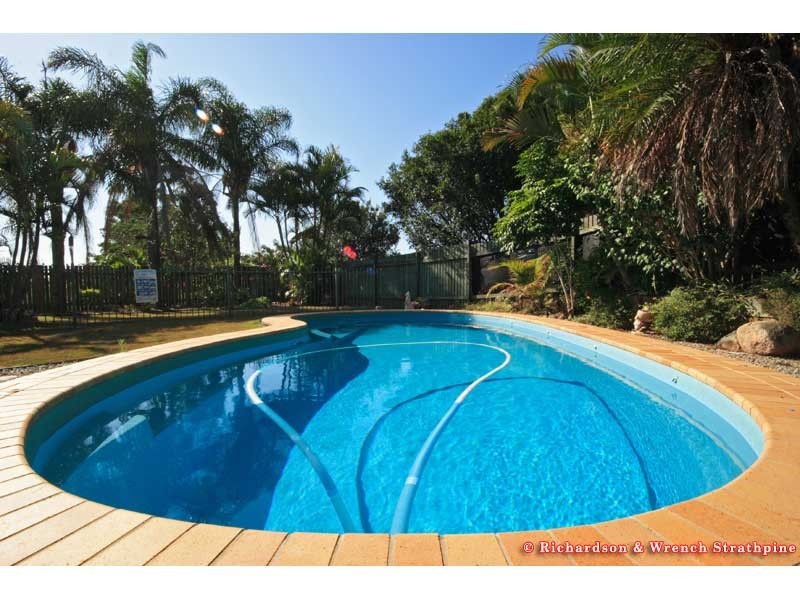 15 Pandanus Court, Kallangur QLD 4503
