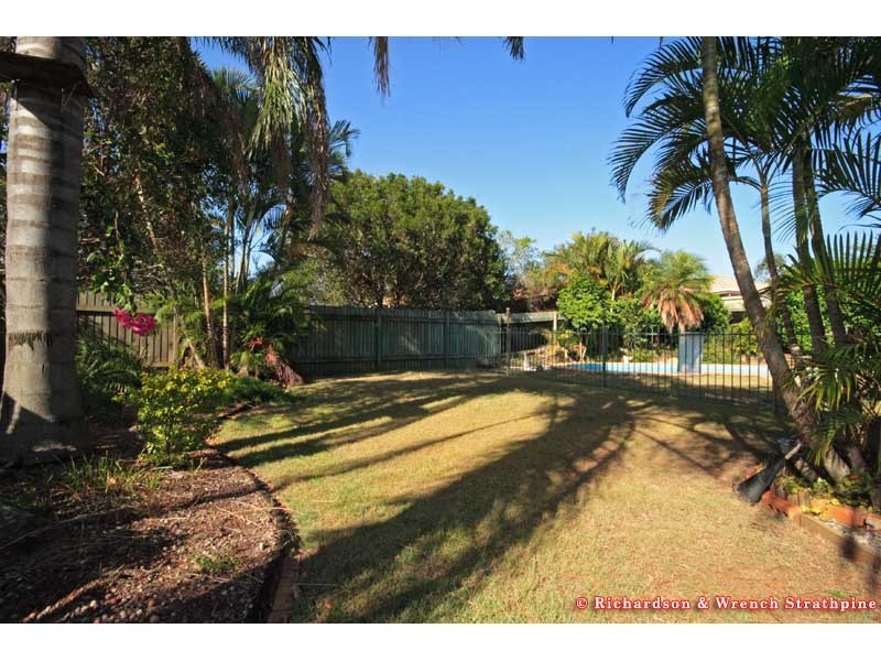 15 Pandanus Court, Kallangur QLD 4503