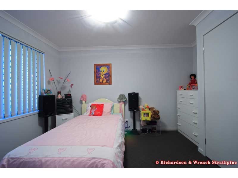 33 Bella Street, Cashmere QLD 4500