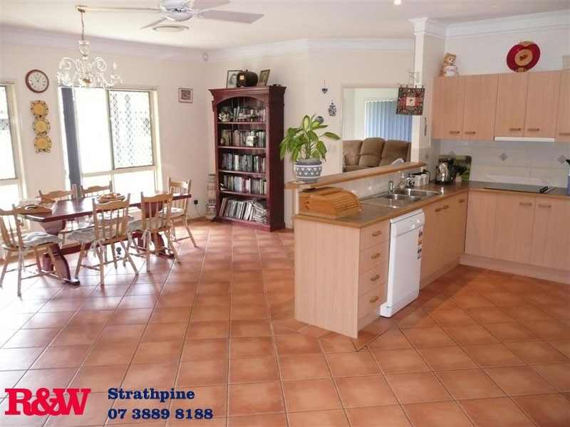 6 Castlereagh St, Murrumba Downs QLD 4503