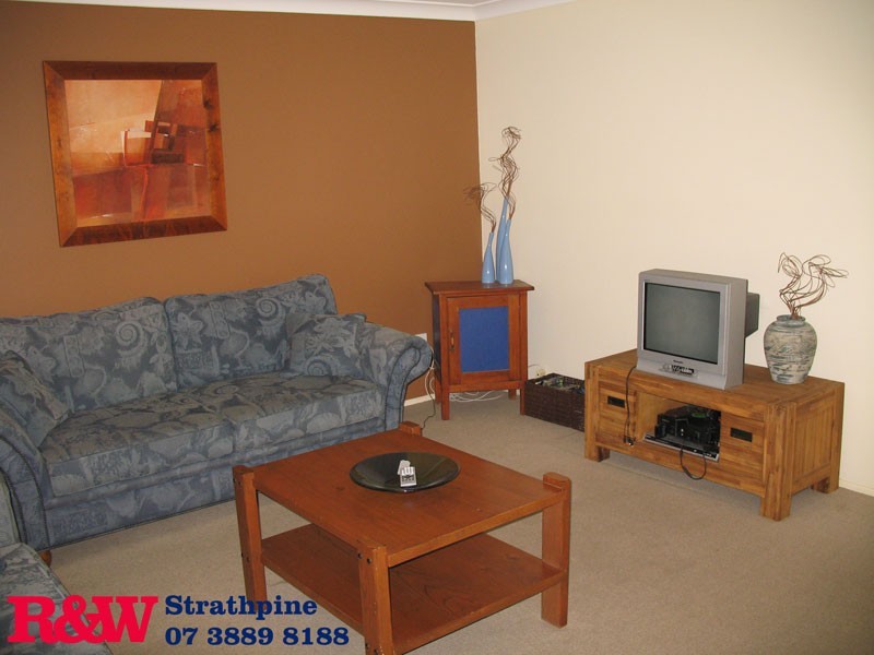 10 Valmadre Court, Petrie QLD 4502