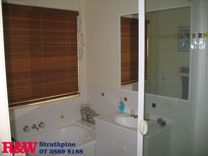 10 Valmadre Court, Petrie QLD 4502