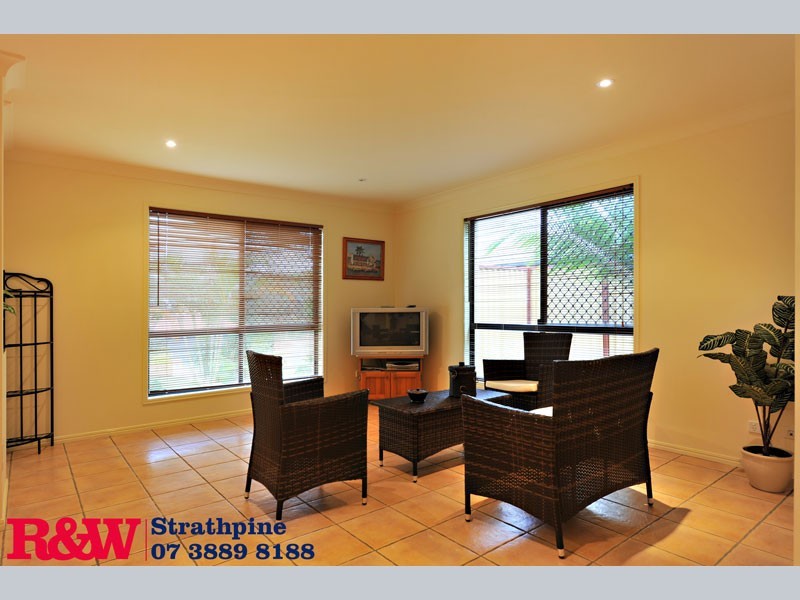 34 Paramount Drive, Warner QLD 4500