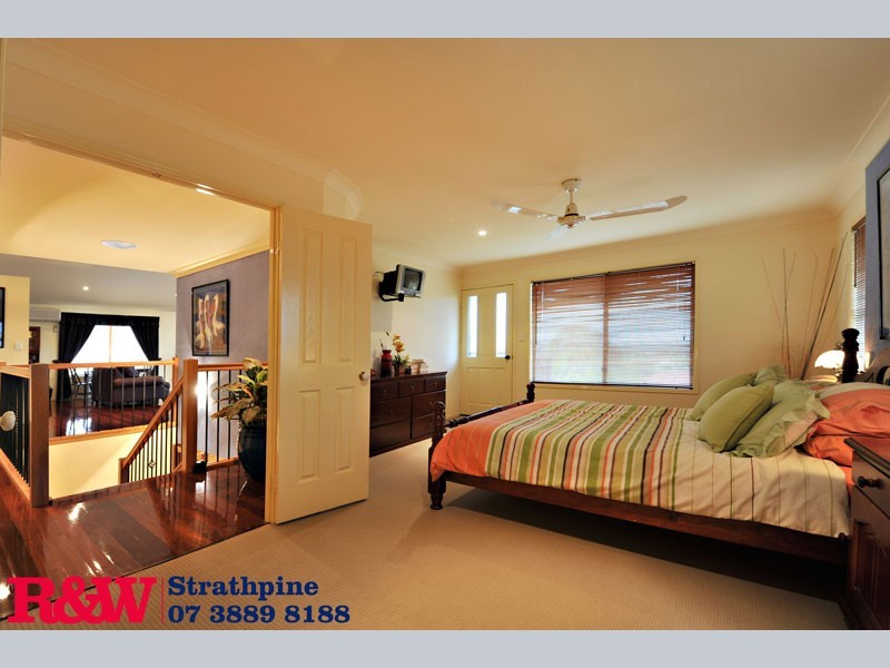 34 Paramount Drive, Warner QLD 4500