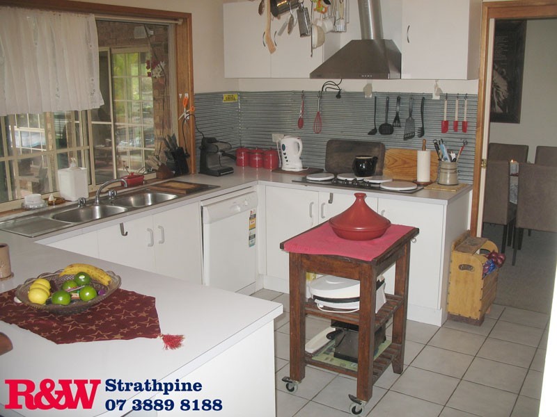 25 Sunbird Court, Moorina QLD 4506