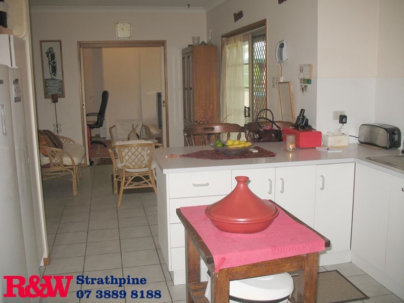 25 Sunbird Court, Moorina QLD 4506