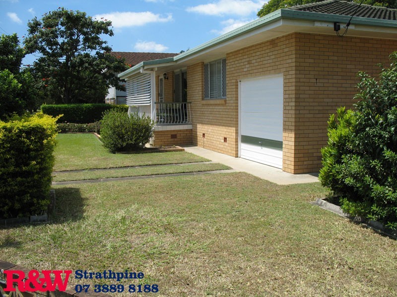 2 Bateman Street, Strathpine QLD 4500