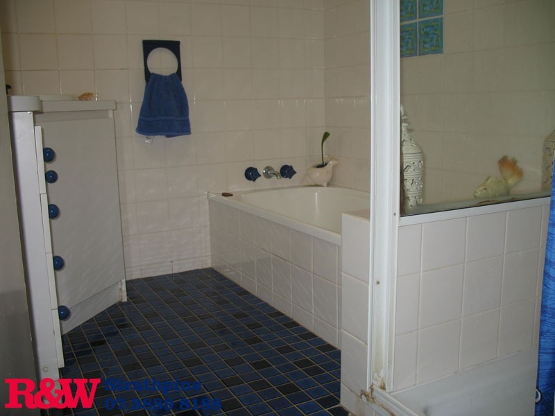 42 Fox Street, Strathpine QLD 4500