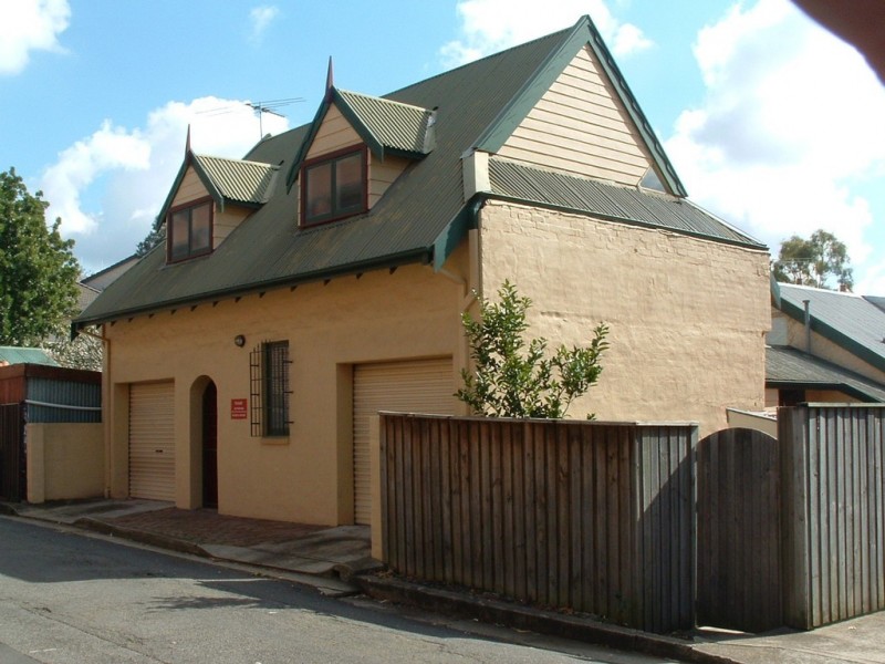 2/21 HAYBERRY STREET ( Entry via Emmett Lane), Crows Nest NSW 2065