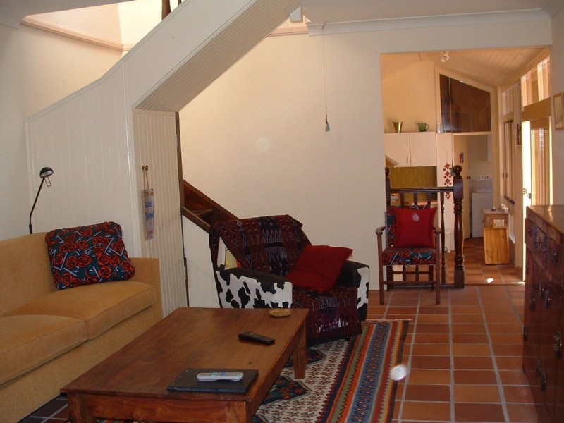 2/21 HAYBERRY STREET ( Entry via Emmett Lane), Crows Nest NSW 2065