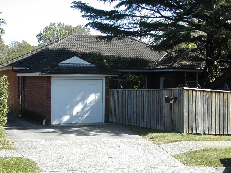 13 Deakin Street, Forestville NSW 2087