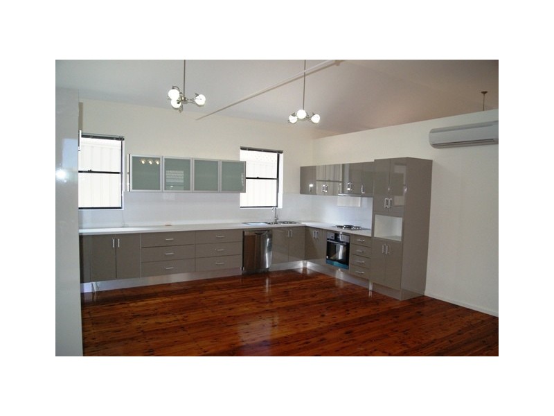 9 BERRY RD, St Leonards NSW 2065