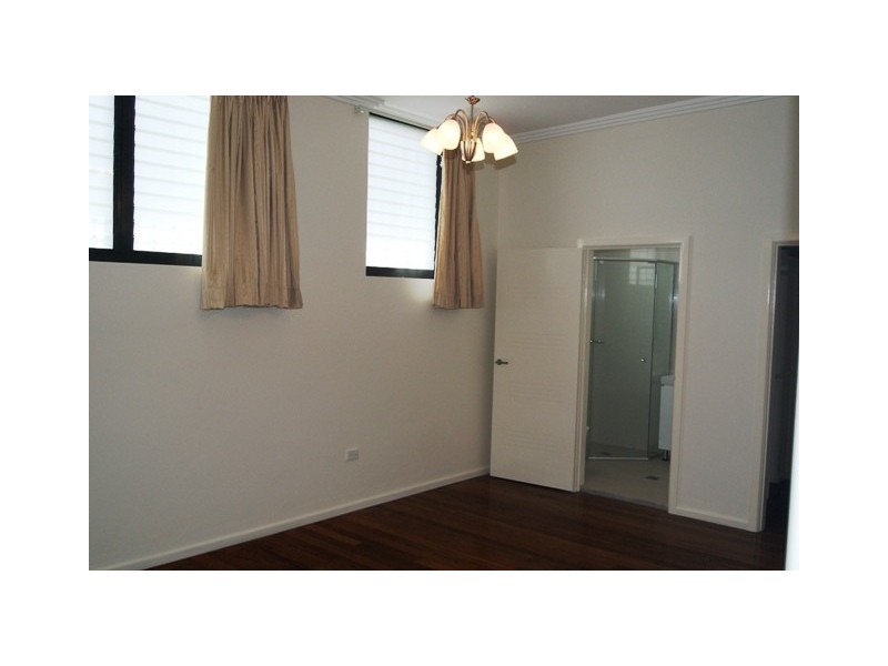 9 BERRY RD, St Leonards NSW 2065