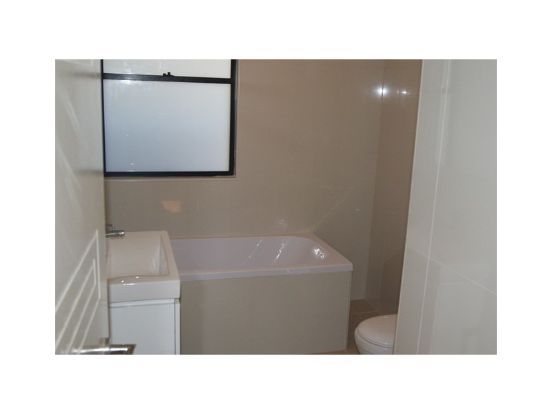 9 BERRY RD, St Leonards NSW 2065