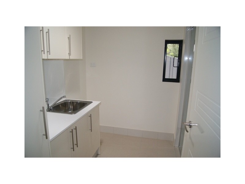 9 BERRY RD, St Leonards NSW 2065