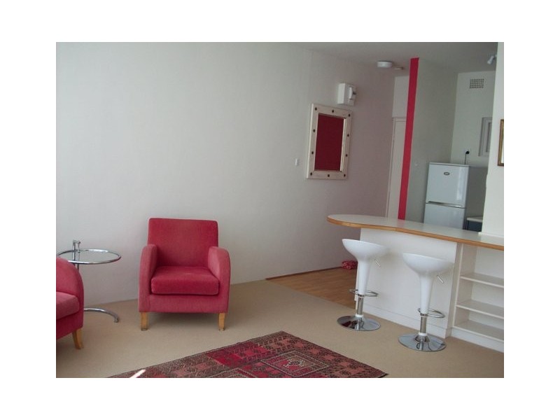 9/4A HAYES STREET, Neutral Bay NSW 2089