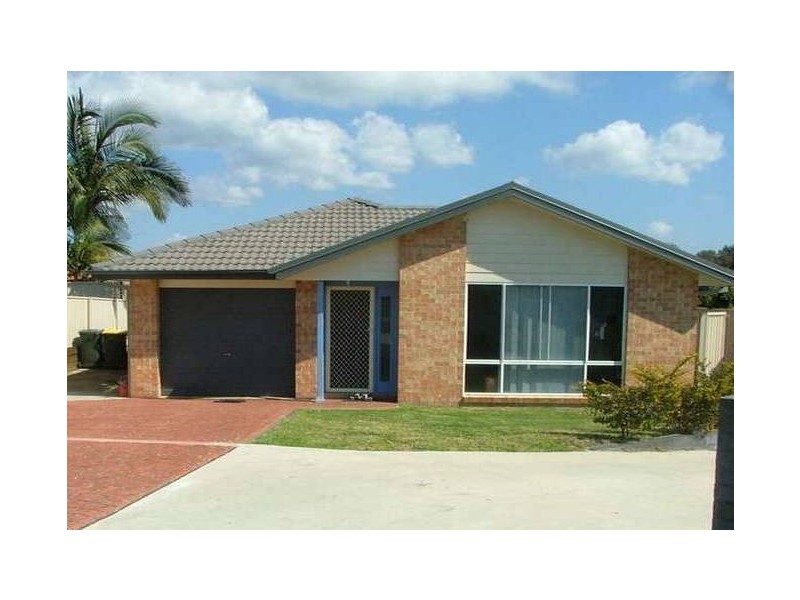 16 Solander Place, Lake Cathie NSW 2445