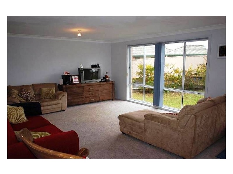 16 Solander Place, Lake Cathie NSW 2445