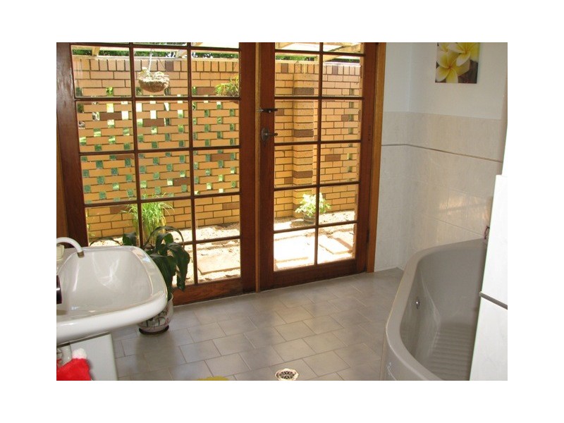 215a Wallace Street, Macksville NSW 2447