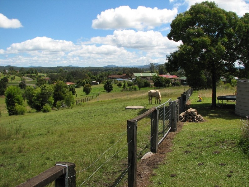 5 Preston Drive, Macksville NSW 2447