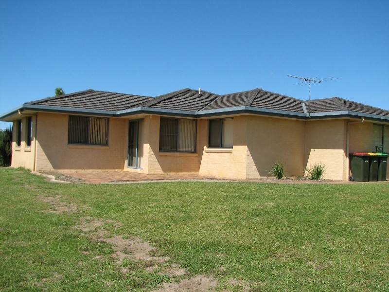 5 Preston Drive, Macksville NSW 2447