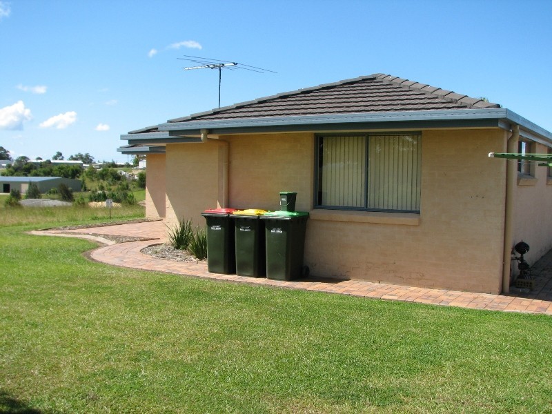 5 Preston Drive, Macksville NSW 2447