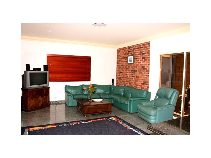 2 Sandpiper Drive, Scotts Head NSW 2447