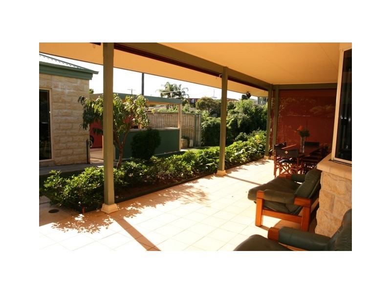 2 Sandpiper Drive, Scotts Head NSW 2447