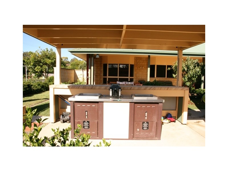 2 Sandpiper Drive, Scotts Head NSW 2447