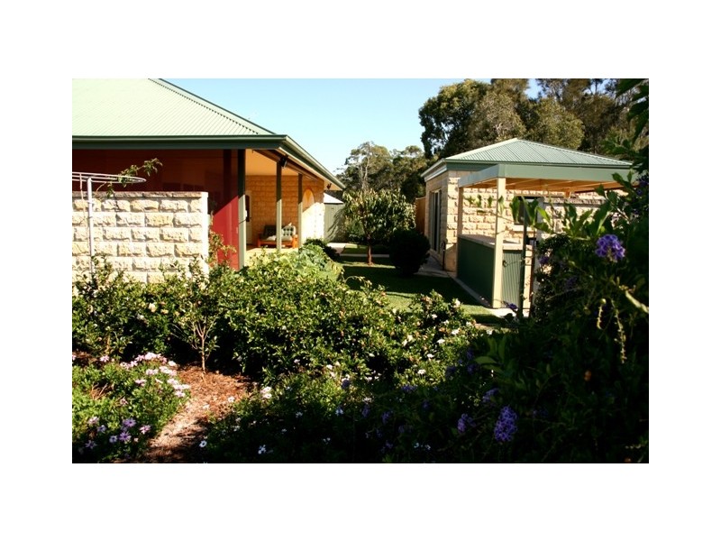 2 Sandpiper Drive, Scotts Head NSW 2447