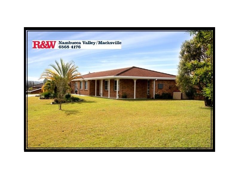 38 Preston Drive, Macksville NSW 2447