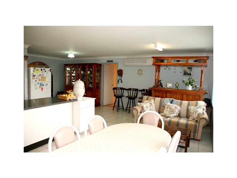 38 Preston Drive, Macksville NSW 2447