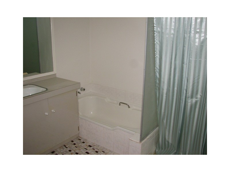 15 Barrie Street, Macksville NSW 2447