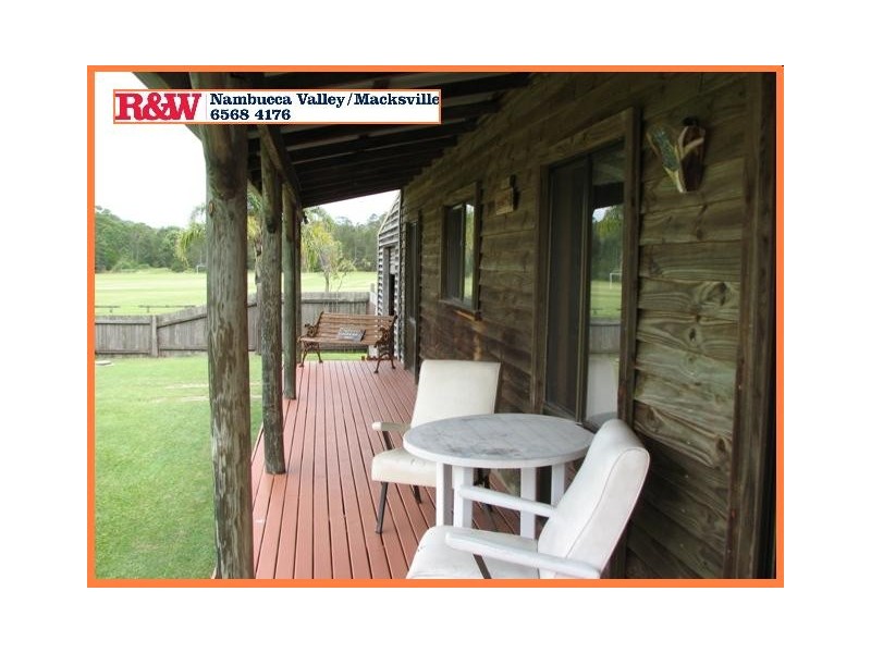 1 West Street, Scotts Head NSW 2447