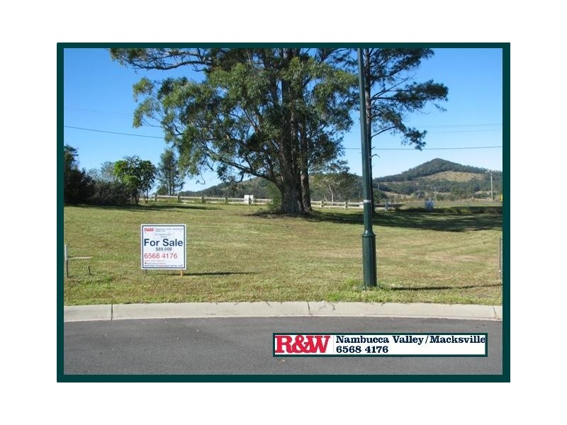 8 Northwood Cl, Macksville NSW 2447