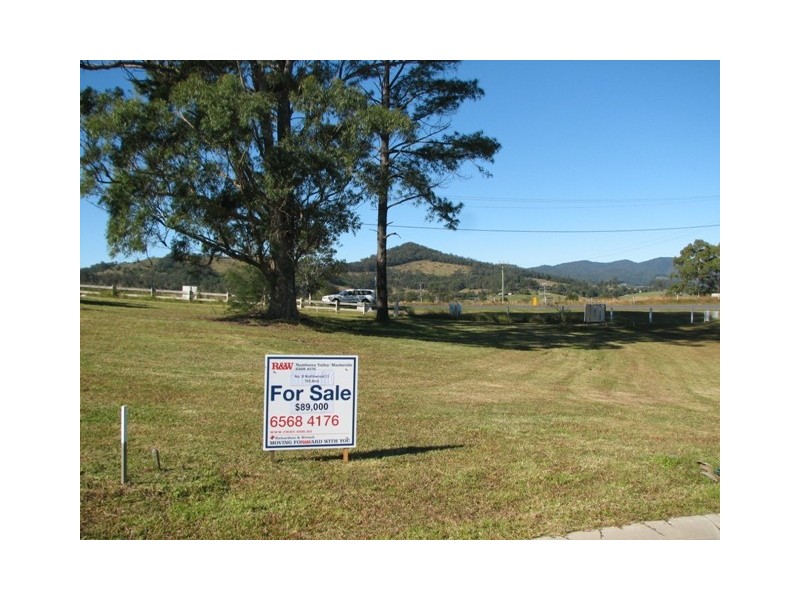 8 Northwood Cl, Macksville NSW 2447