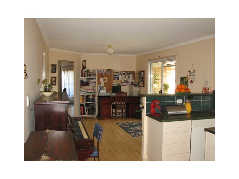 9 Rowe Dr, Macksville NSW 2447