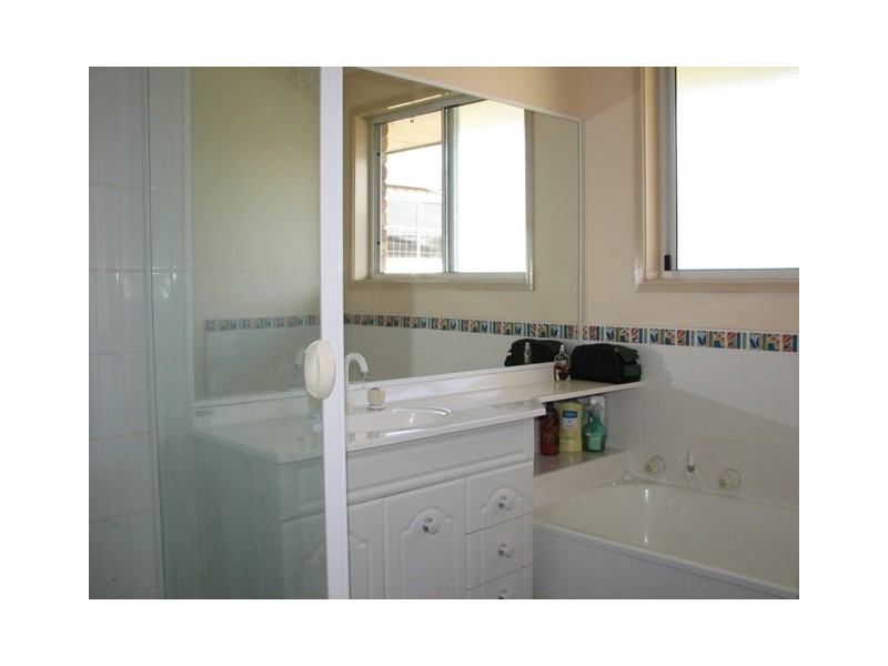 9 Rowe Dr, Macksville NSW 2447