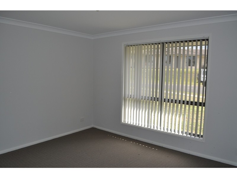 16 Laura Place, Macksville NSW 2447