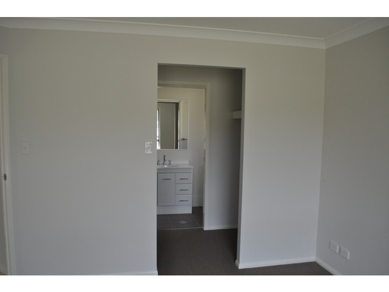 16 Laura Place, Macksville NSW 2447