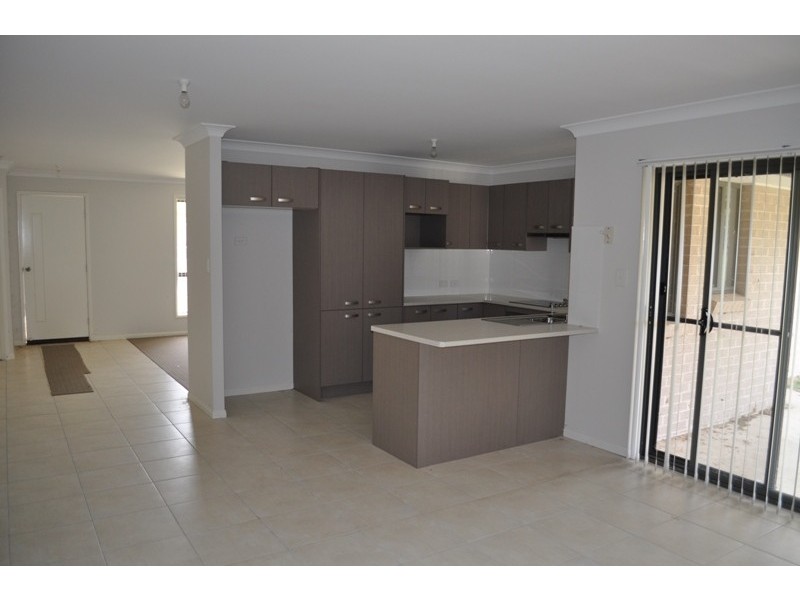 16 Laura Place, Macksville NSW 2447