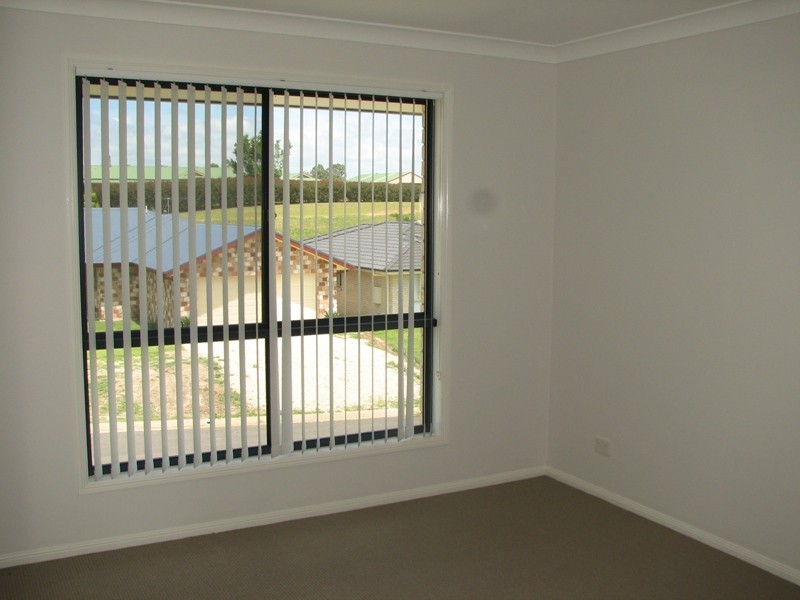 2 Laura Place, Macksville NSW 2447