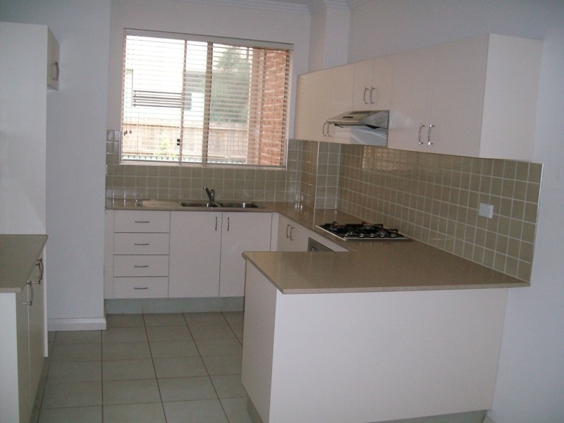 36-38 Lydbrook St, Westmead NSW 2145