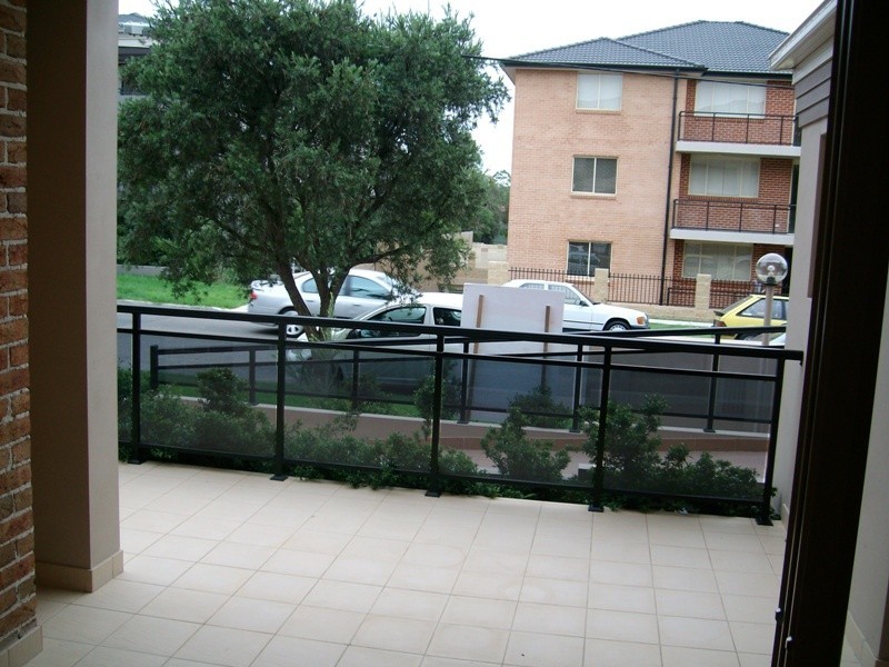 36-38 Lydbrook St, Westmead NSW 2145