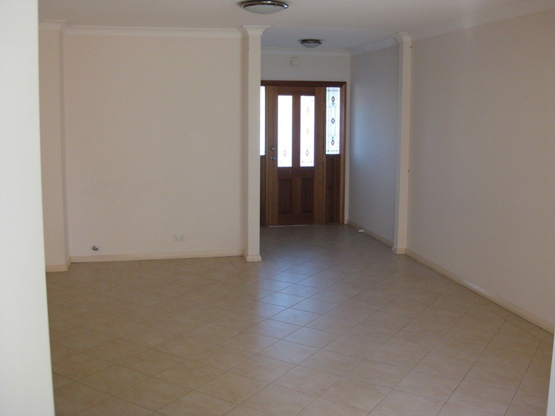 2/75-77 Lavinia St, Merrylands NSW 2160