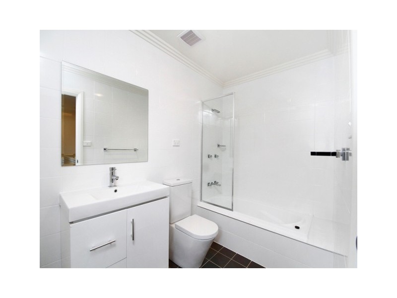 11/100 Kenyons Rd, Merrylands NSW 2160