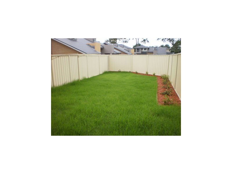 4/17  Mimosa Avenue, Toongabbie NSW 2146