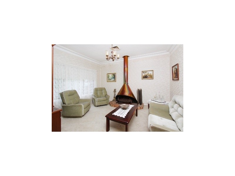 34 Budgeree Road, Toongabbie NSW 2146